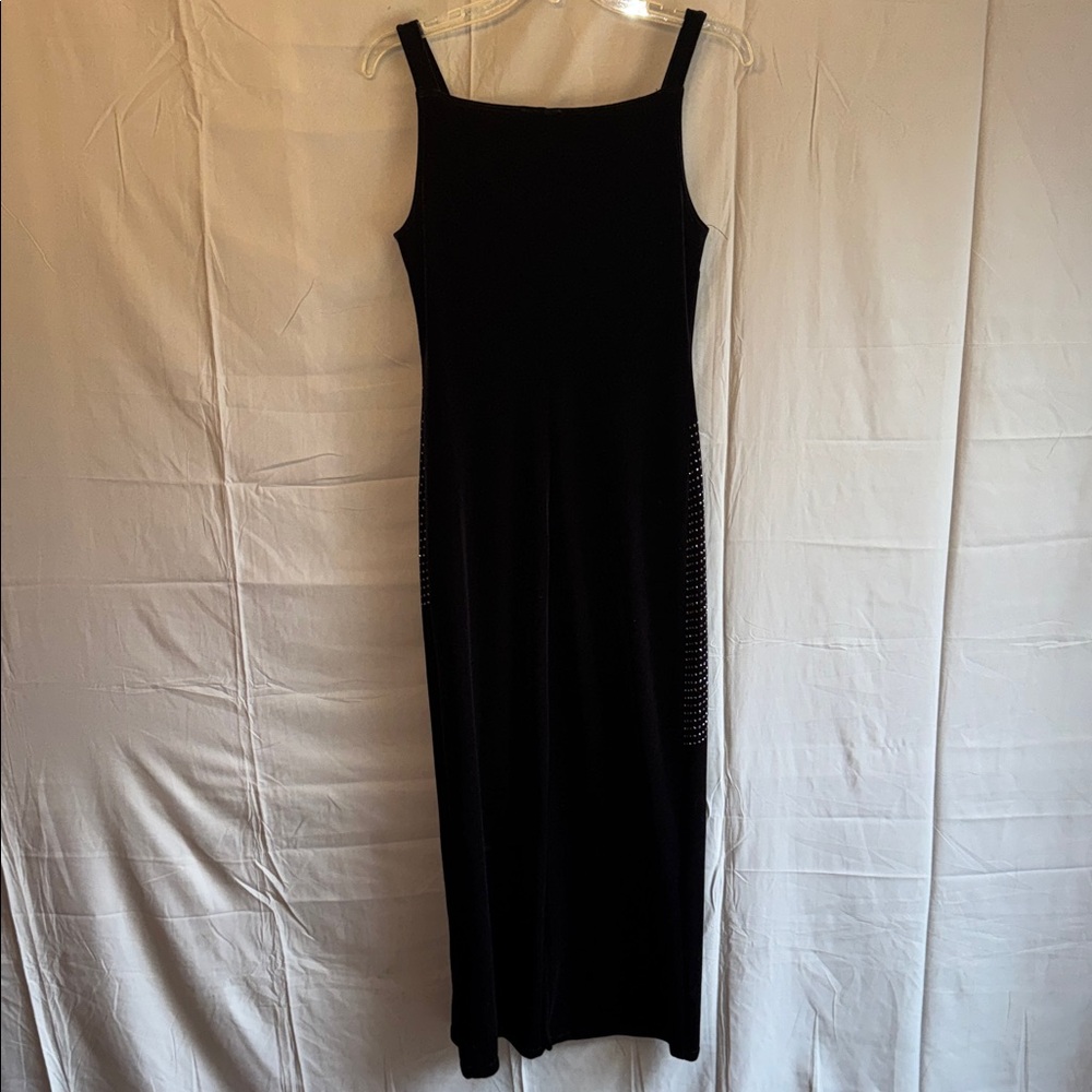 My Michelle Black Dress with Silver Accents
velvet fabric - Picture 5 of 9